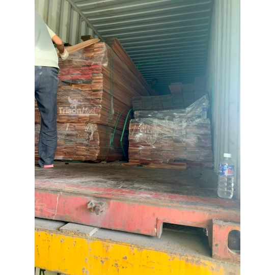 Gỗ Meranti đặc biệt